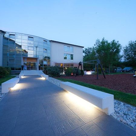 Bit Center Hotel Ljubljana Exteriör bild